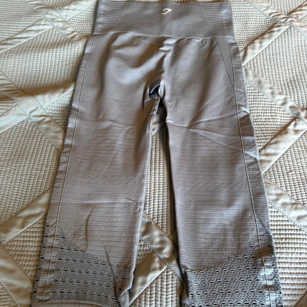 Greenish Gymshark leggings with textured Size S - Picture 2 of 4
